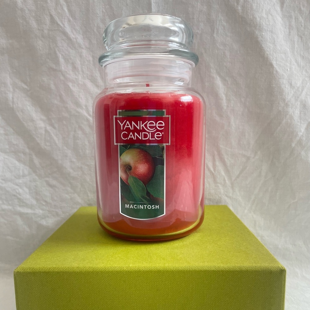 New Yankee Candle Housewarming Candle